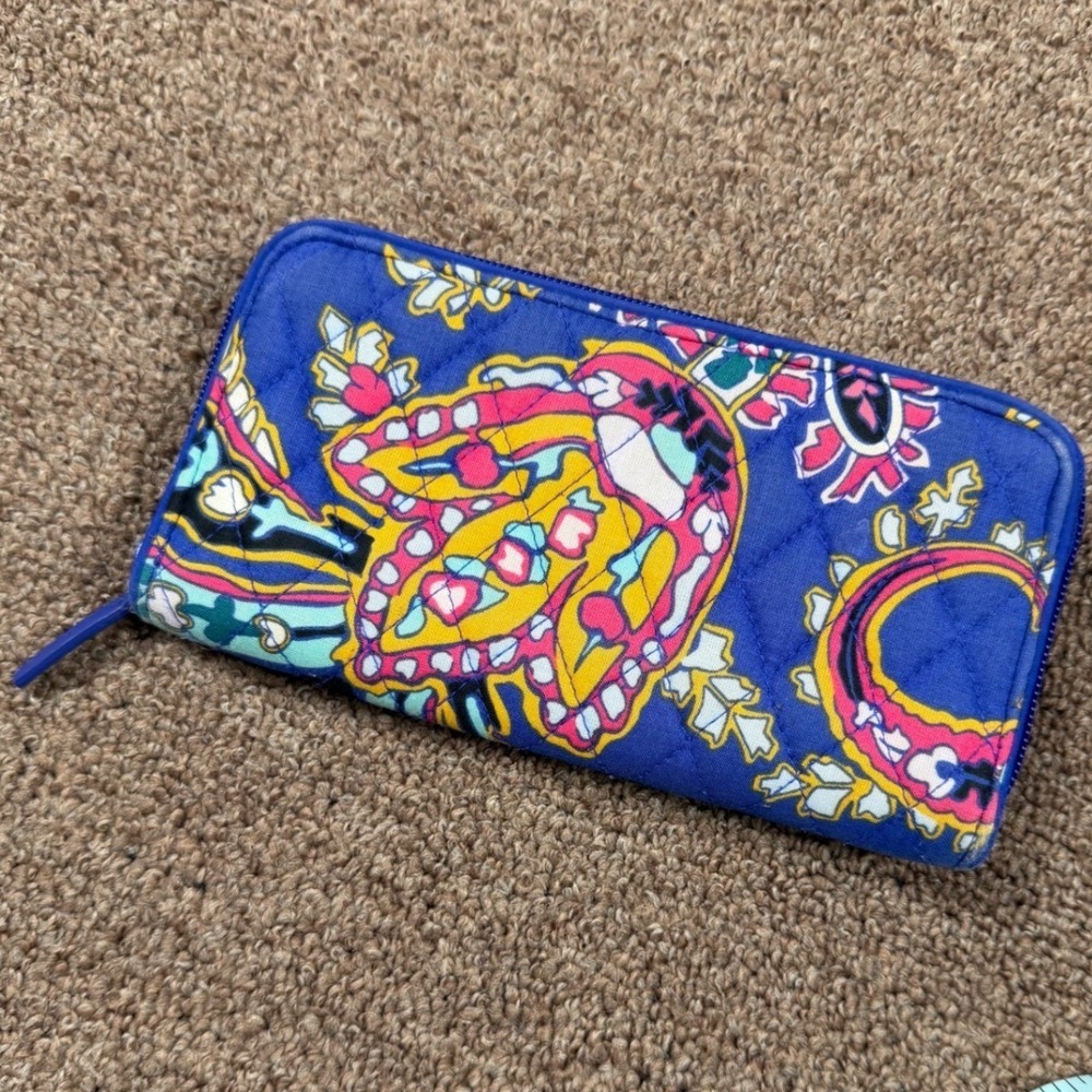 Vera Bradley RFID Georgia Zippered Wallet Romantic Paisley Pattern‎